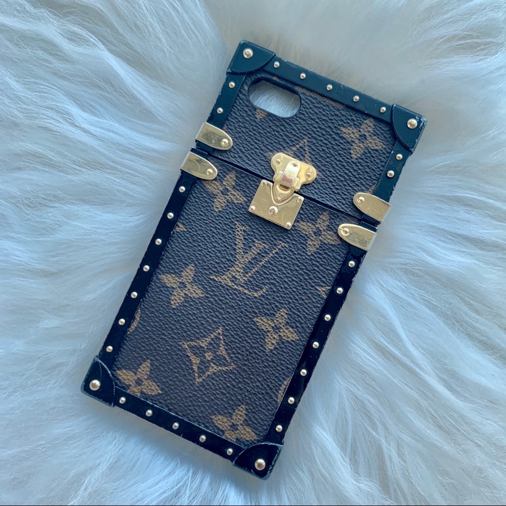 Louis Vuitton iPhone 7/8 Trunk Case